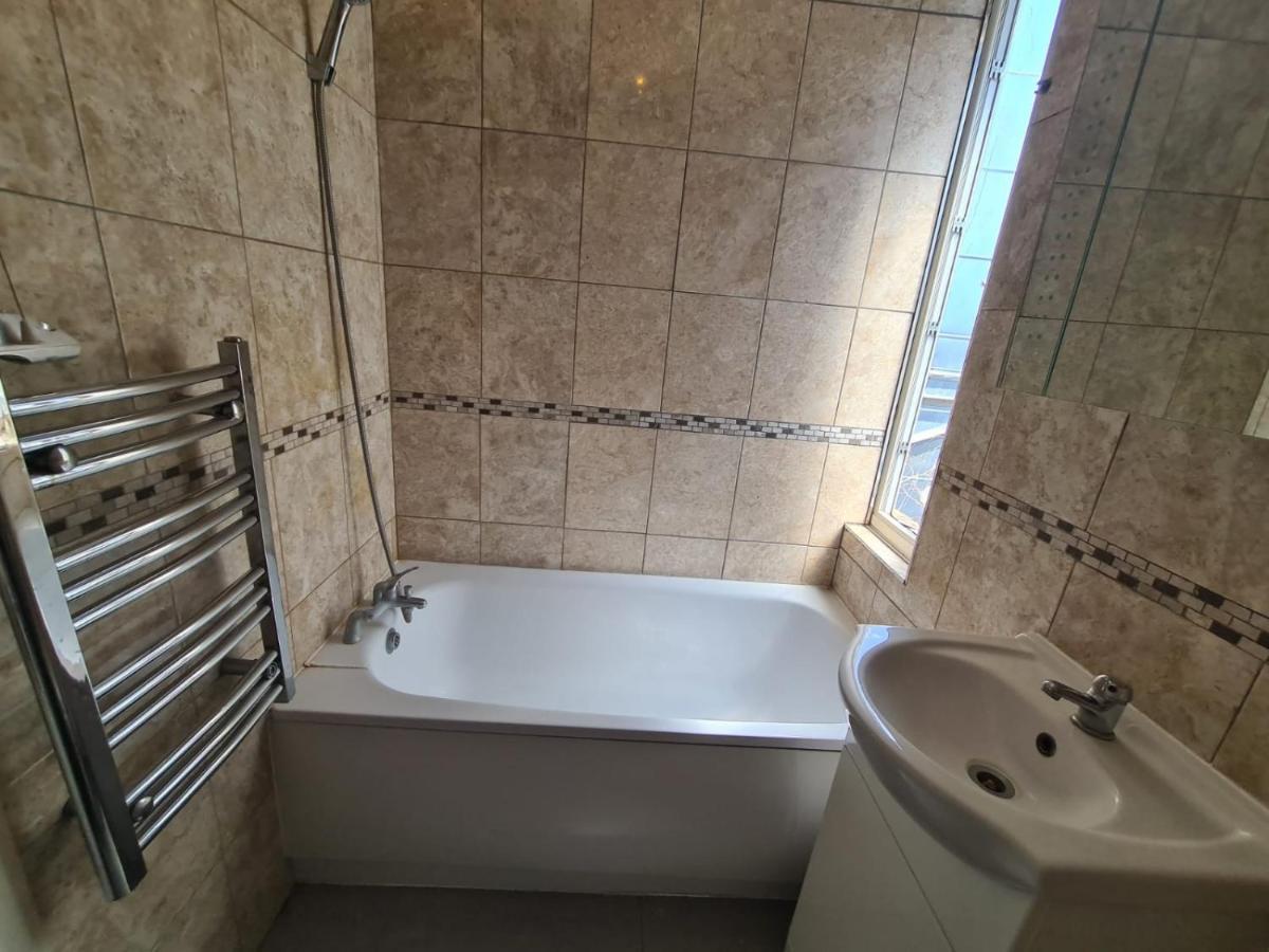 "Bright & Spacious" 3 Bedroom Flat By Kings Cross, St Pancras Station!!!!64 London Luaran gambar