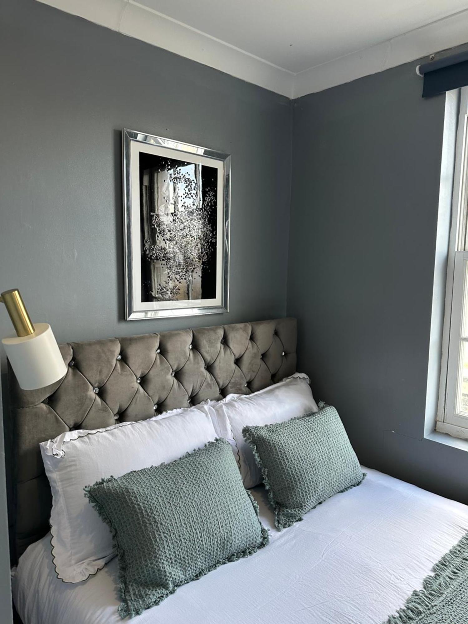 "Bright & Spacious" 3 Bedroom Flat By Kings Cross, St Pancras Station!!!!64 London Luaran gambar